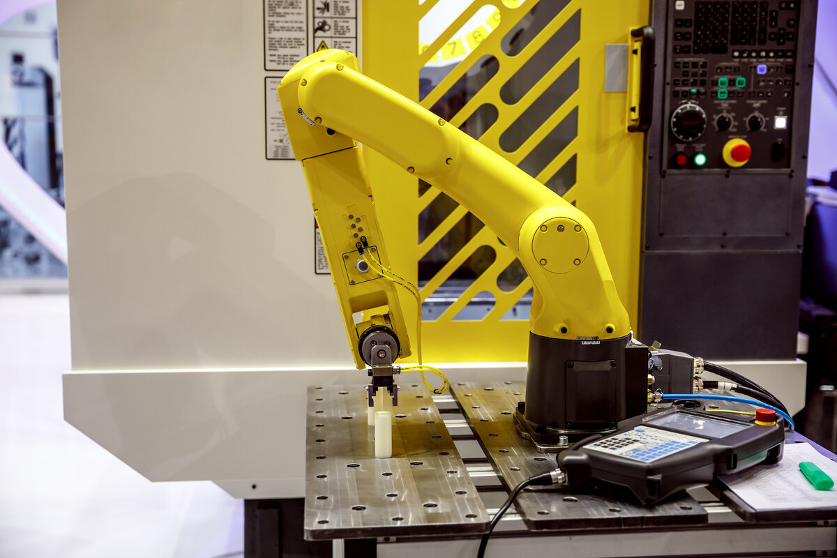 robotic-arm-modern-industrial-technology-pgx59cc.jpg